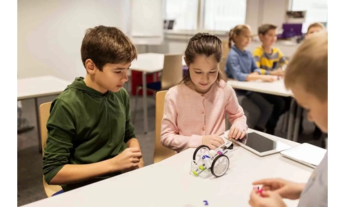 Çocuklar İçin Robotik Eğitimi: Oyunla Öğren Geleceği Kodla