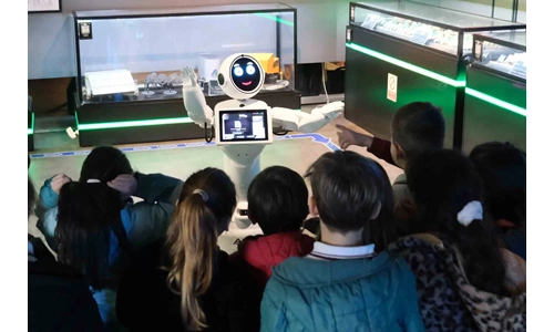 Çocuklarla Robotlar: Eğitim ve Terapi Alanında Robotlar